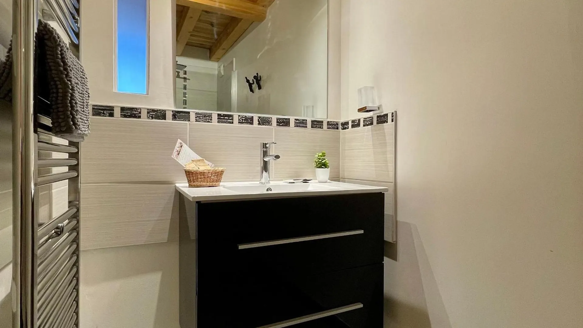 Holiday home Maison De Charme A Polignac: Terrasse Ensoleillee, Randonnees, Proche Puy-En-Velay - Fr-1-582-58